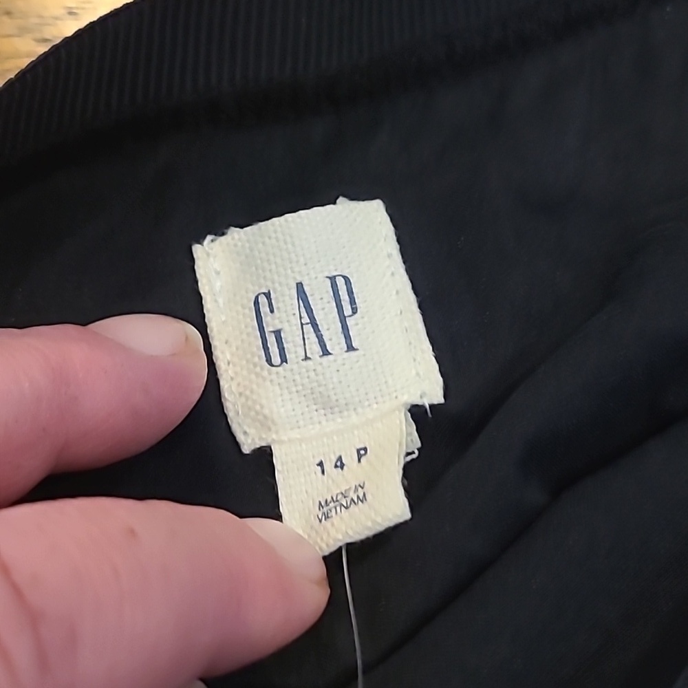 Gap girls size 14 petite skirt. New - Picture 3 of 4